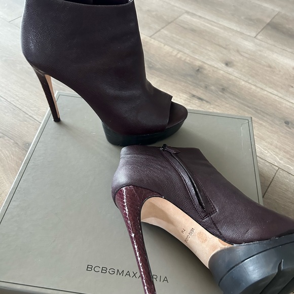 🔥PRICE⬇️ BCBGMAXAZRIA • Leather Platform Bootie • Purple • size 7M - Picture 7 of 9